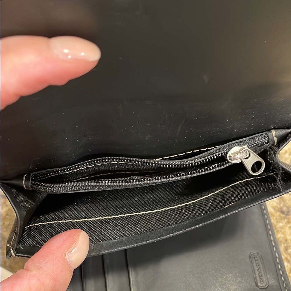 Coach SignatureTri-Fold Wallet - Picture 4 of 9